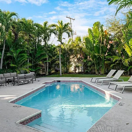 Hollywood Tropical Retreat Vila